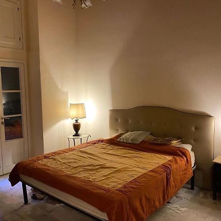 Renovated Apartment With 3 Bedrooms In An Historic Palazzo Between Port And Old Town ลีวอร์โน ภายนอก รูปภาพ
