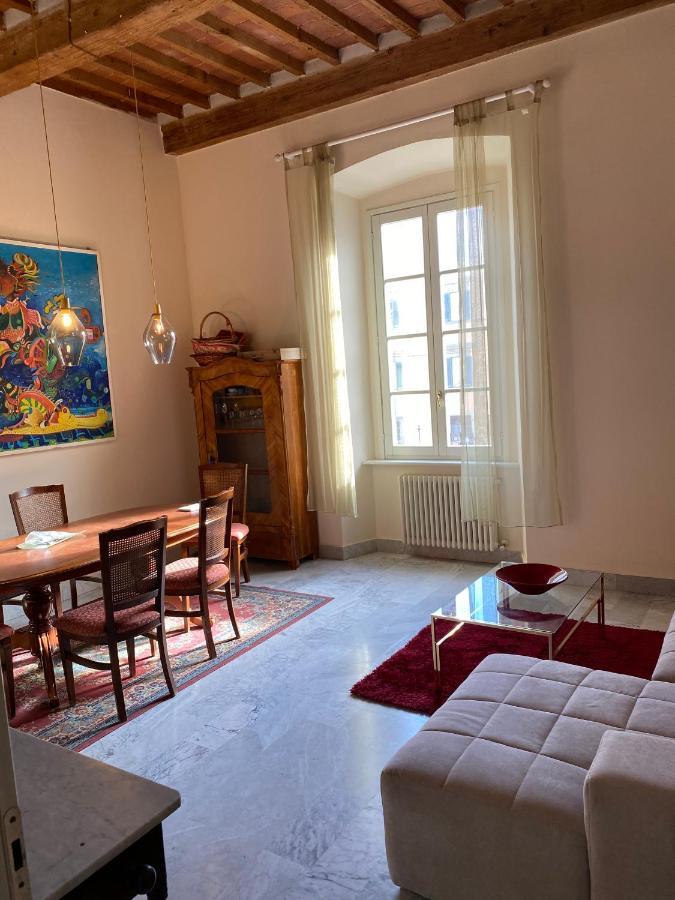 Renovated Apartment With 3 Bedrooms In An Historic Palazzo Between Port And Old Town ลีวอร์โน ภายนอก รูปภาพ