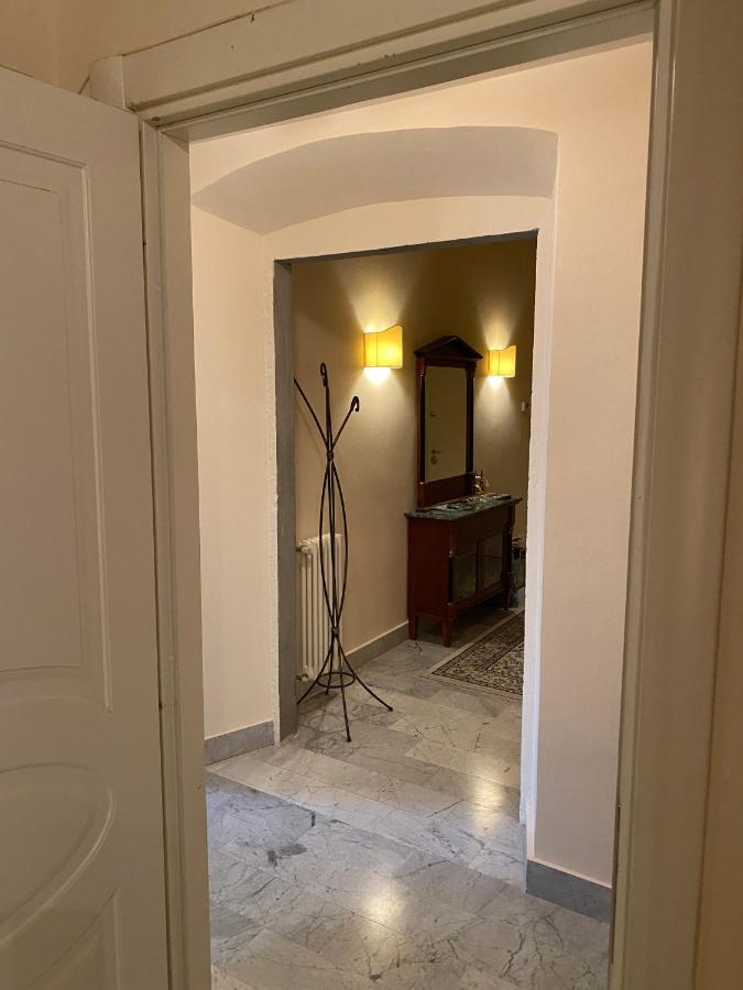 Renovated Apartment With 3 Bedrooms In An Historic Palazzo Between Port And Old Town ลีวอร์โน ภายนอก รูปภาพ